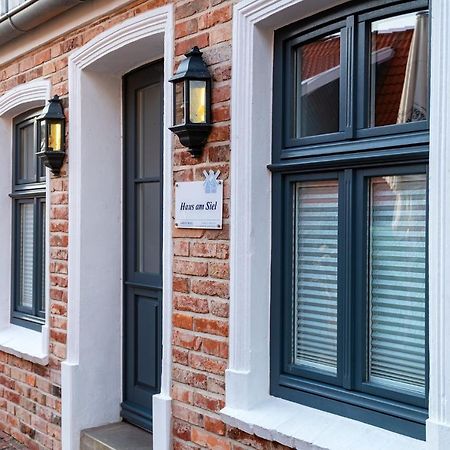 Willa Haus Am Siel 01, Zentral Mit Eigenem Steg Greetsiel Zewnętrze zdjęcie