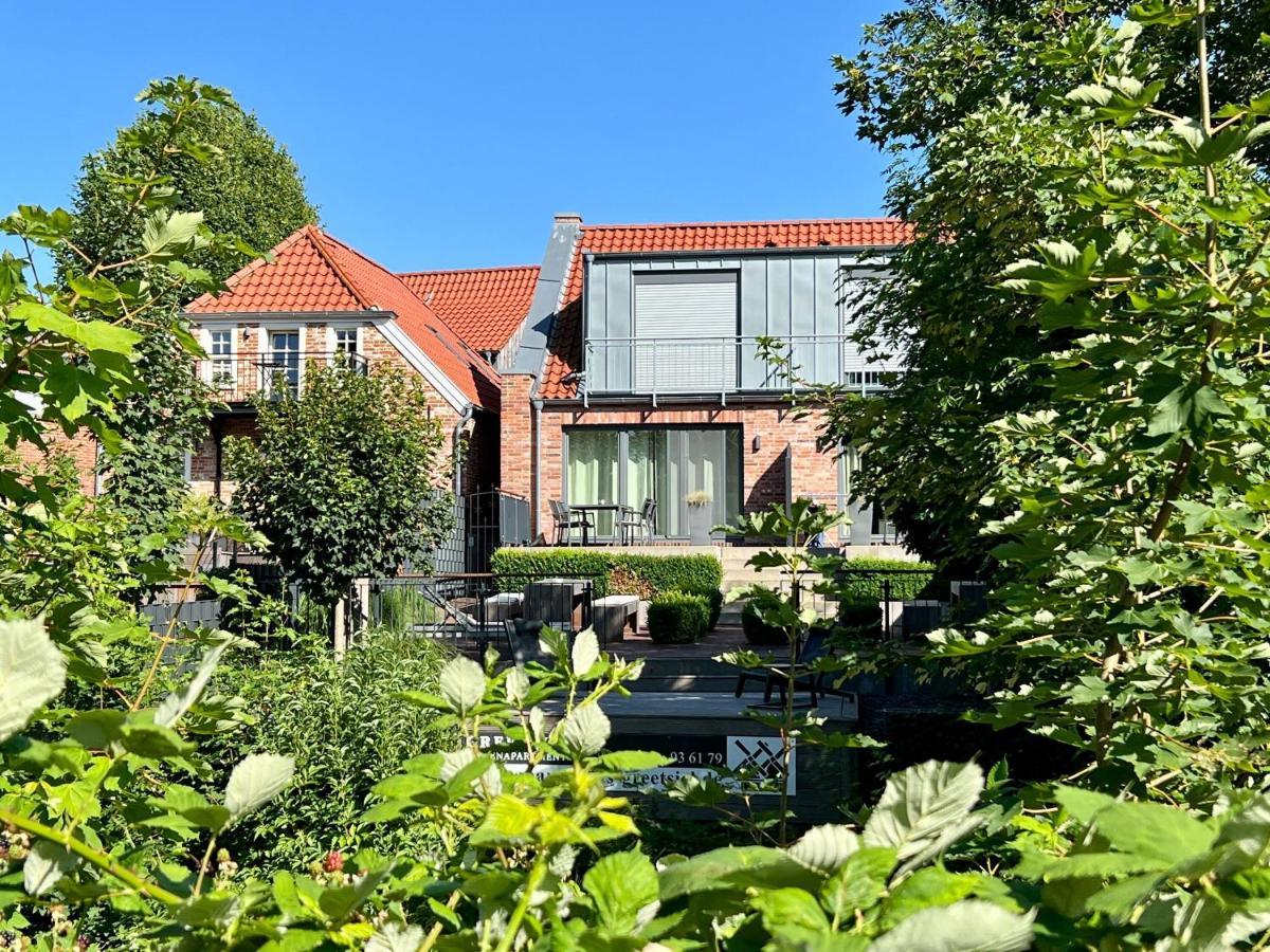 Willa Haus Am Siel 01, Zentral Mit Eigenem Steg Greetsiel Zewnętrze zdjęcie