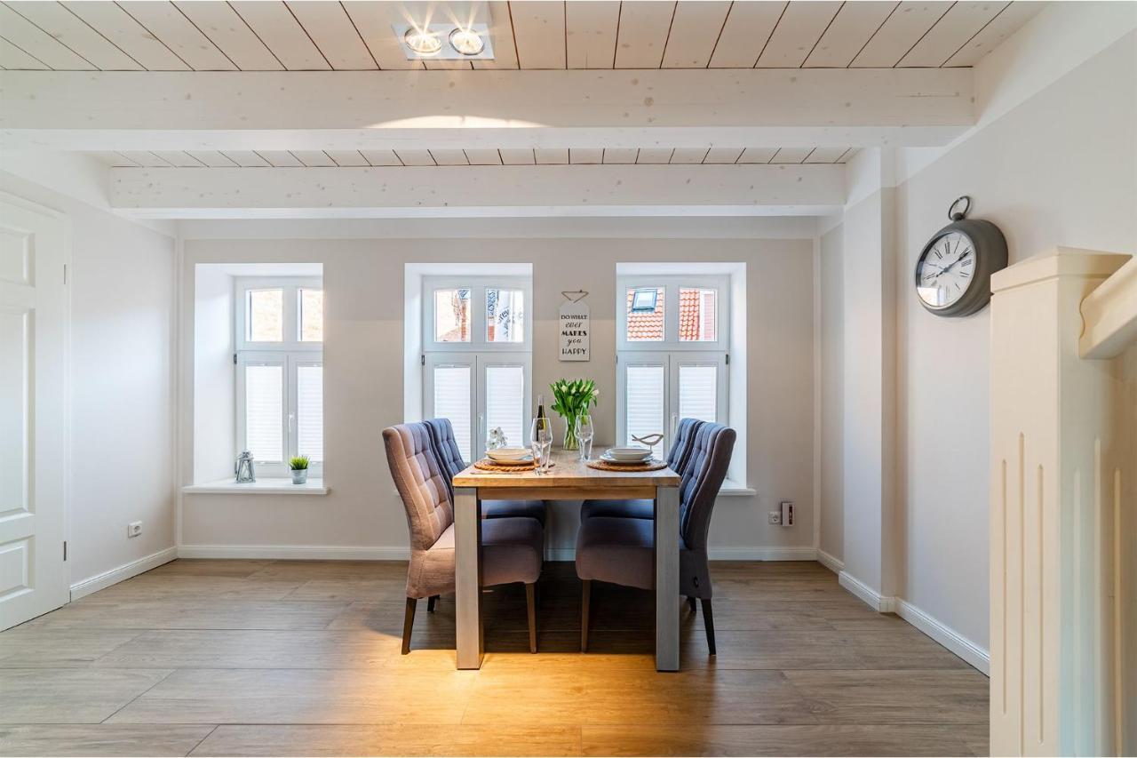 Willa Haus Am Siel 01, Zentral Mit Eigenem Steg Greetsiel Zewnętrze zdjęcie